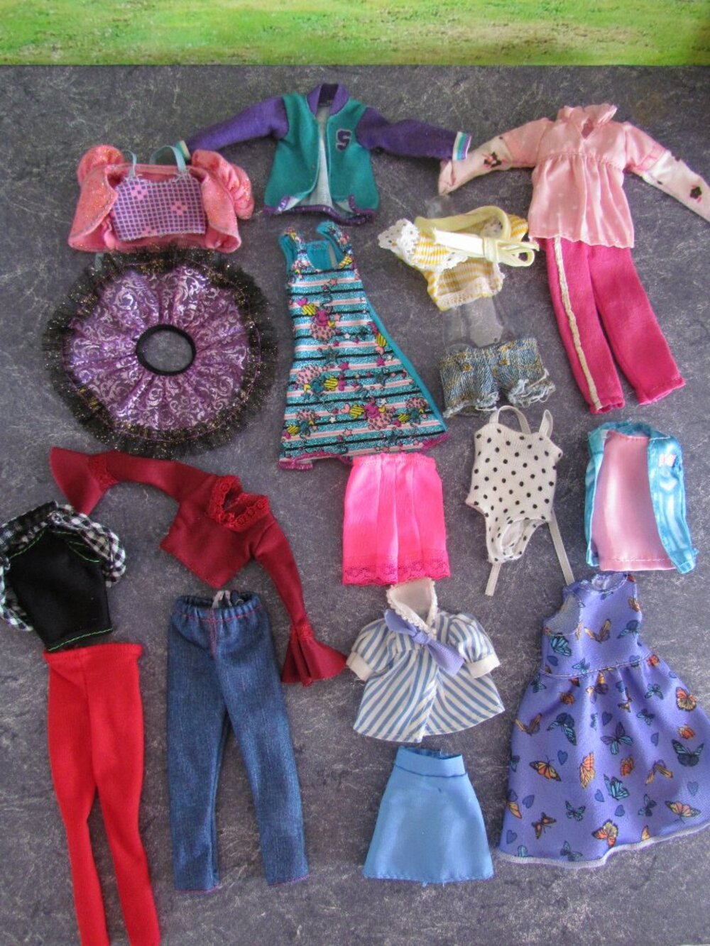 STACIE SKIPPER BARBIE CLOTHES LOT for TEEN & GIRL DOLLS, BARBIE FAMILY, FRIENDS